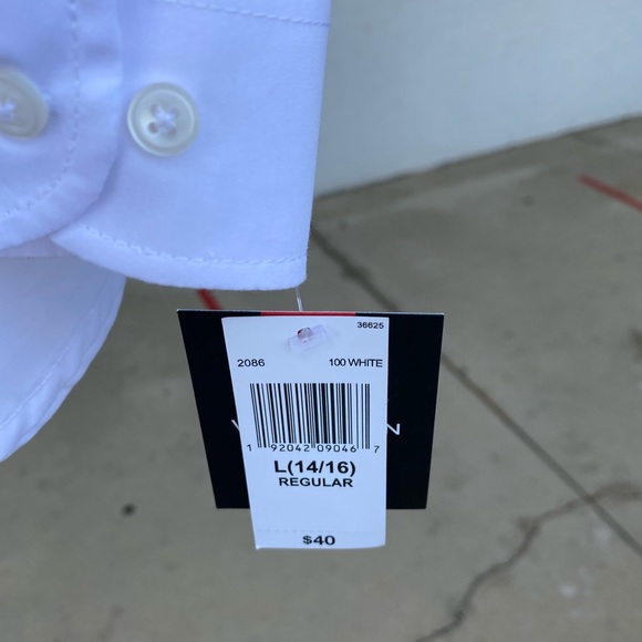 Button up dress shirt and tie - Picture 3 of 4